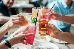 Pour changer du vin ou des sodas, les cocktails permettent de goûter à des mélanges élaborés.